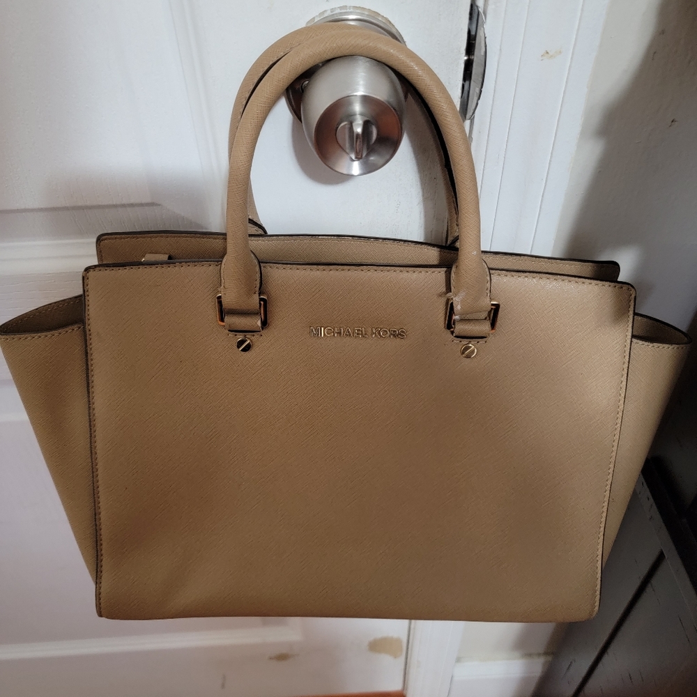 Michael Kors hand bag